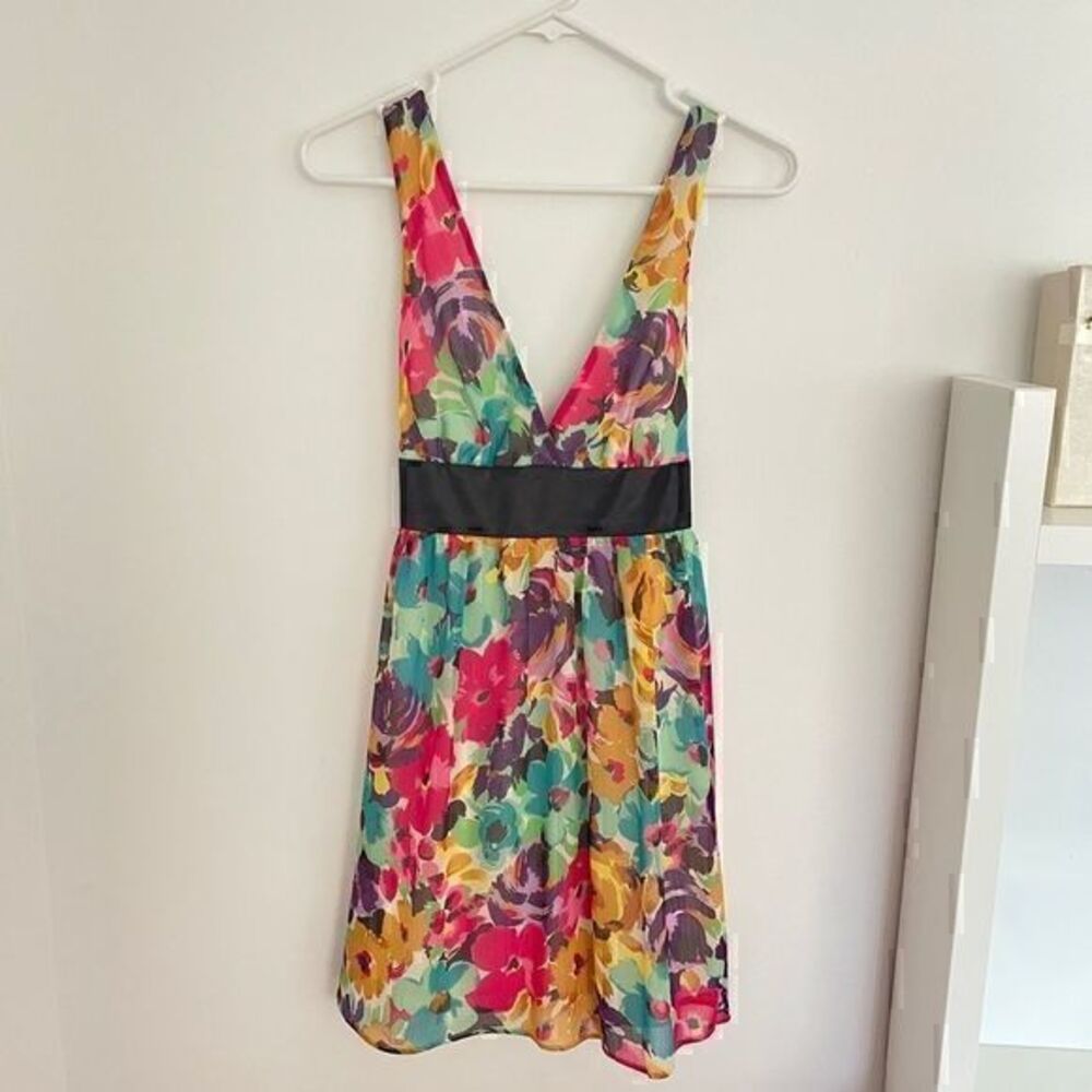 ✨HOST PICK ✨ Floral V Neck Short Dress